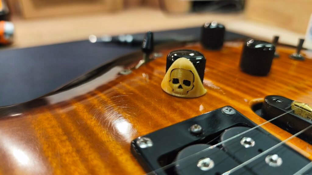 KNOB GUARD - COLOR OR - MOTIF SKULL
